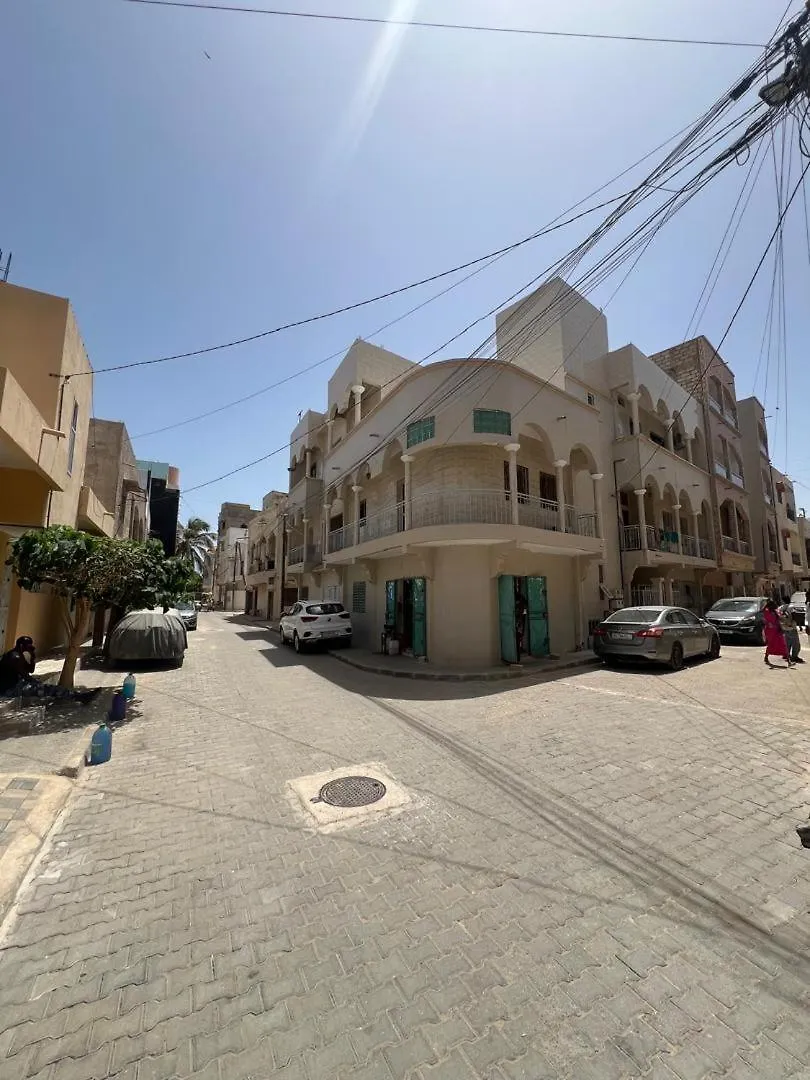 Modern 2-Bedroom Flat In Central Ouakam, דקר 0*,