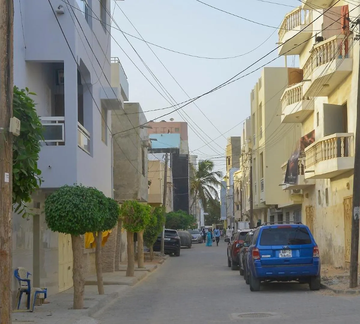 Modern 2-Bedroom Flat In Central Ouakam, דקר