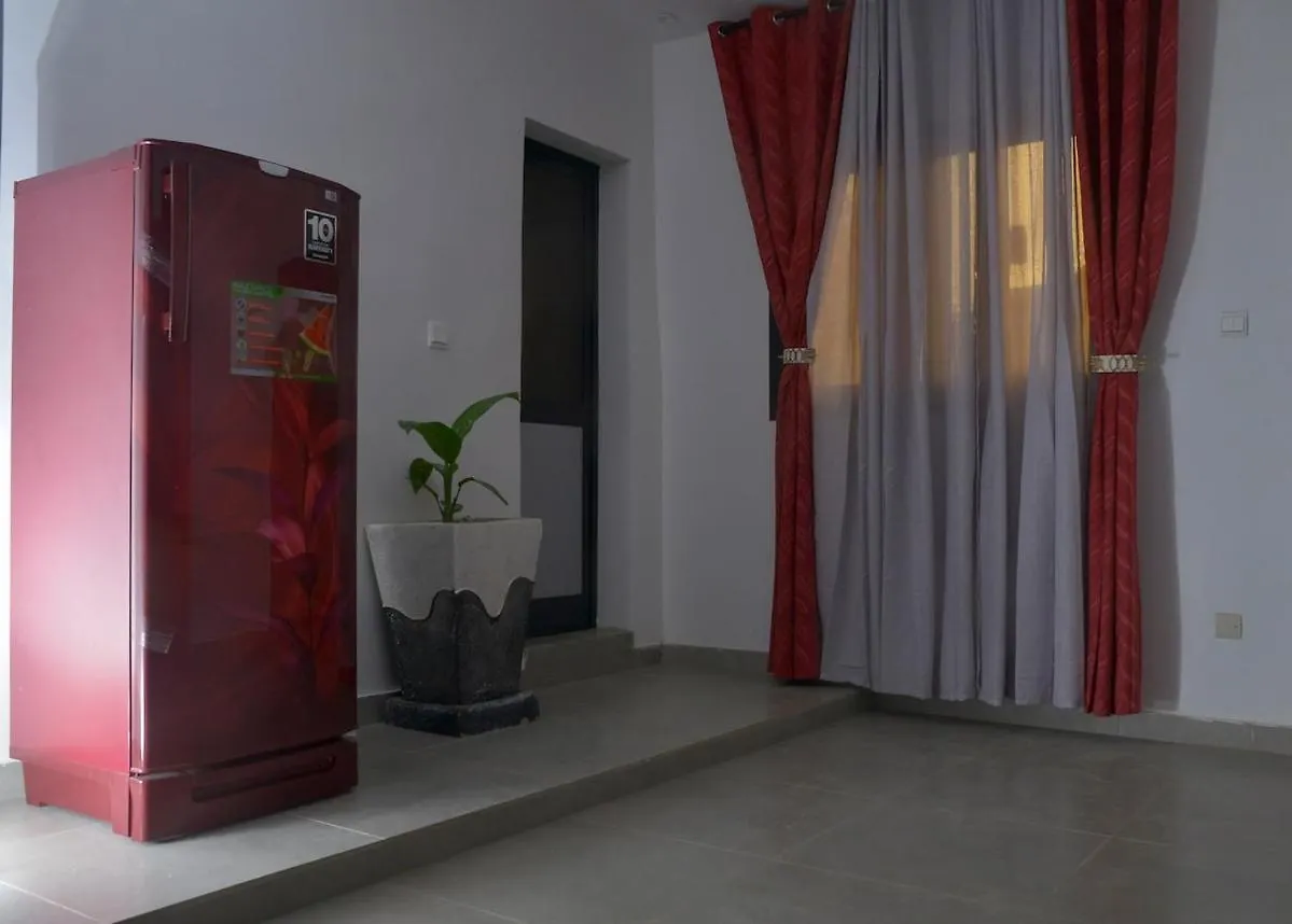 Modern 2-Bedroom Flat In Central Ouakam, דקר דירה